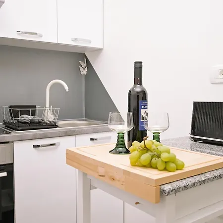 Cute And Charming In - New 2023 * 우마그