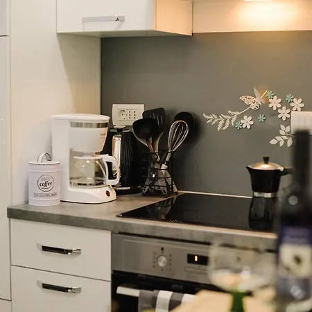 Cute And Charming In - New 2023 Appartement *